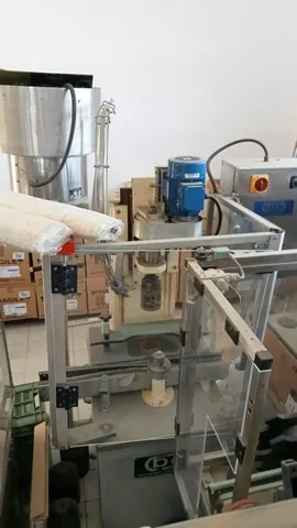 Used BC Wine Capping Machine X 438 for wine bottling lines
