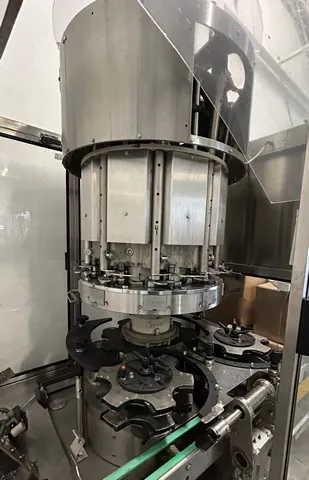 Used Bertolaso Sparkling Wine Corking Machine X 428 for wine bottling lines