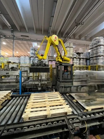 Used M-410 Palletizer for Wine Bottling Lines R 136 for wine bottling lines