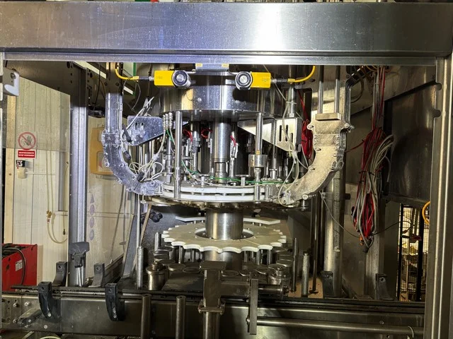 Used Arol M-KAMMA PKV Wine Capping Machine X 464 for wine bottling lines