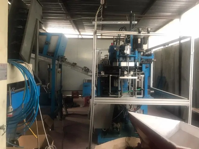 Used Sipa sf-08004 PET Blowing Machine for Beverage Lines W 86 for wine bottling lines