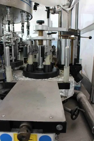 Used P.E. Wine Labelling Machine EA 17 for wine bottling lines