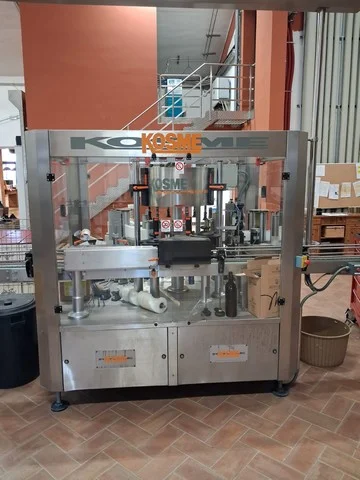 Used Kosme Extra Adhesive 6TS2E2 Wine Labelling Machine EA 679 for wine bottling lines