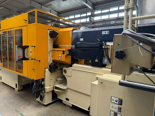 Used Husky HyPET300 HPP P100/110E 120-hpp 26 PET Preform Press for Beverage Lines W 109 for wine bottling lines