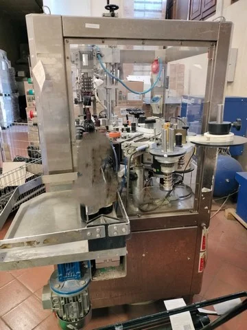Used OMB ET 1500 Wine Capsuling Machine BC 406 for wine bottling lines