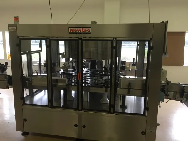 Used Newtec Wine Labelling Machine EA 239 for wine bottling lines