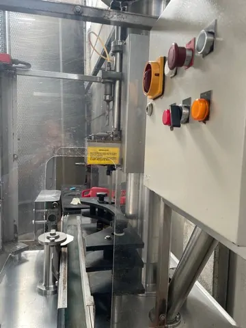 Used Arol Gemini R. Wine Capping Machine X 443 for wine bottling lines