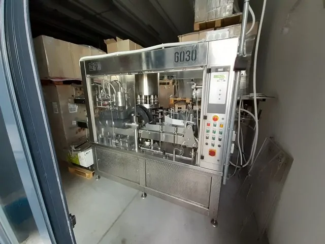 Used GAI 6030 Wine Labelling Machine EA 454 for wine bottling lines
